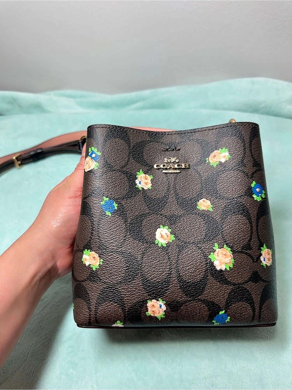 Coach Mini Town Bucket Bag In Signature Canvas With Vintage Mini Rose Print